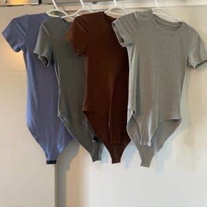 Short Sleeve Bodysuits in Assorted Colours BUNDLE